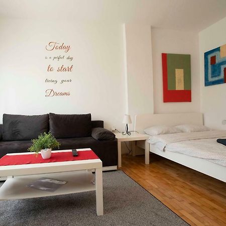 Studio Apartman Natali Zagabria Esterno foto