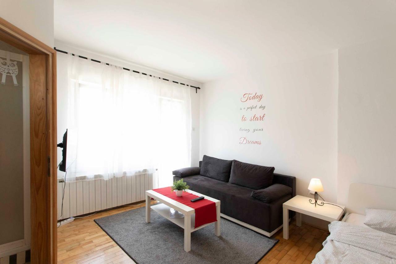Studio Apartman Natali Zagabria Esterno foto